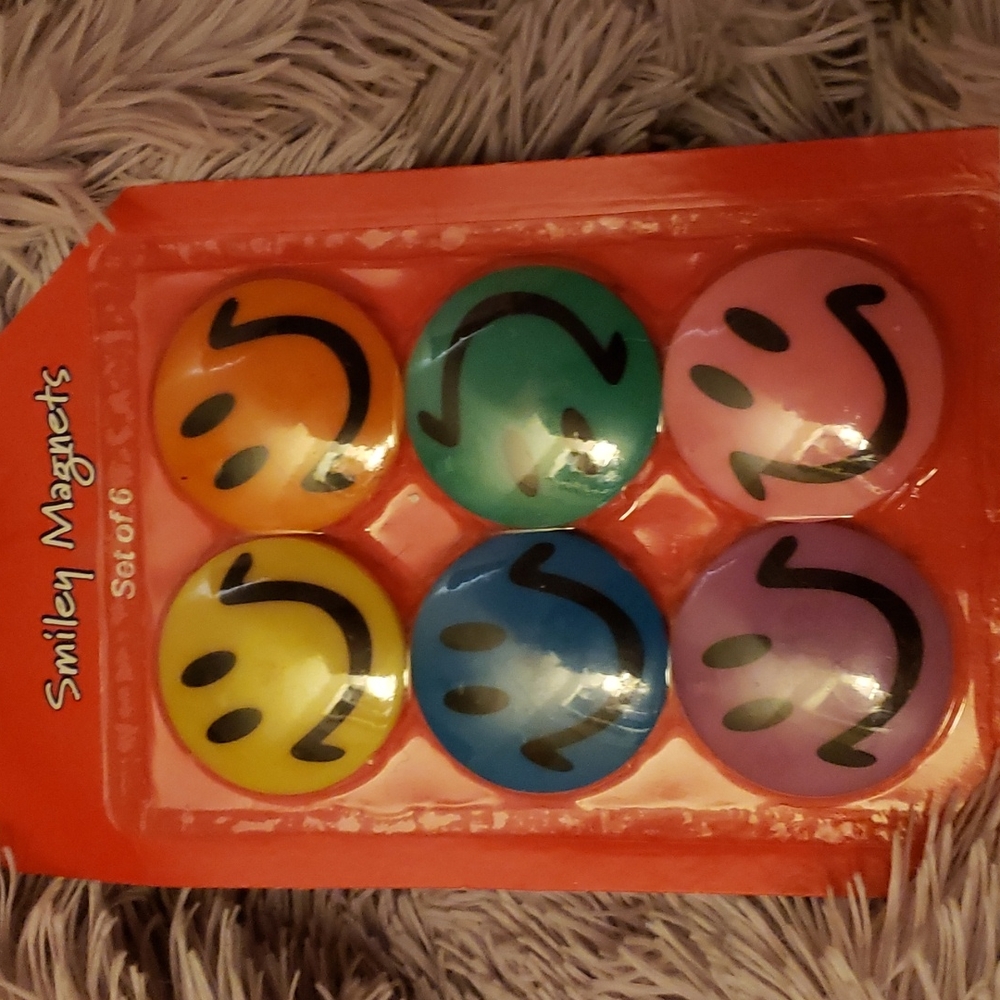 Set of 6 Smiley Magnets